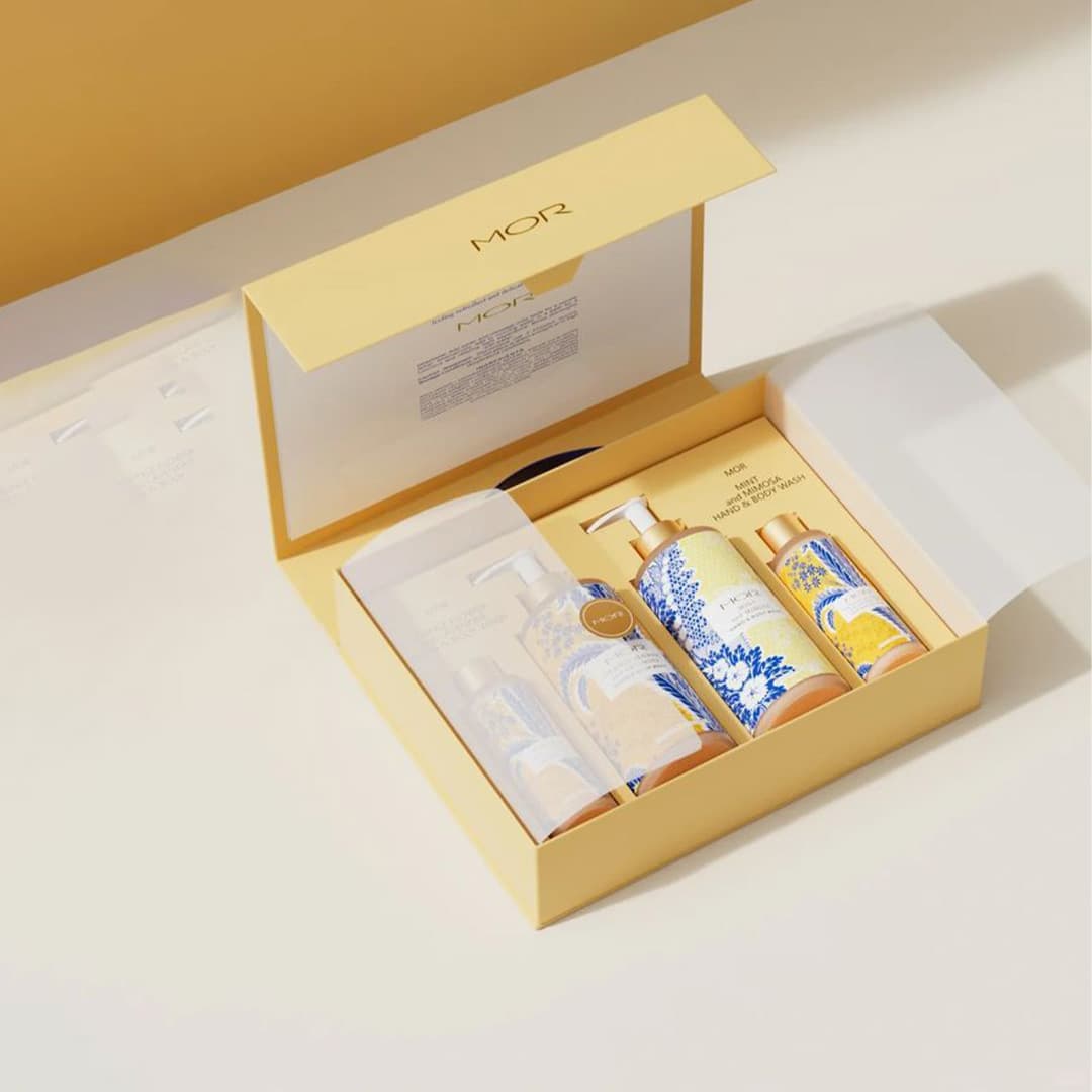 Beautifully designed makeup box packaging