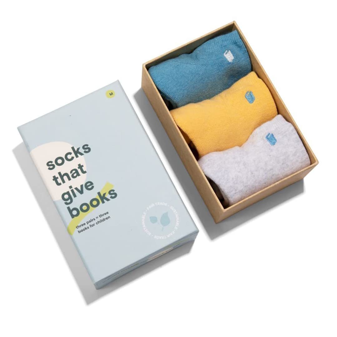 Image showing structural integrity of custom sock packaging